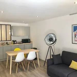 le-17-faubourg.hotels-rhonealpes.com/